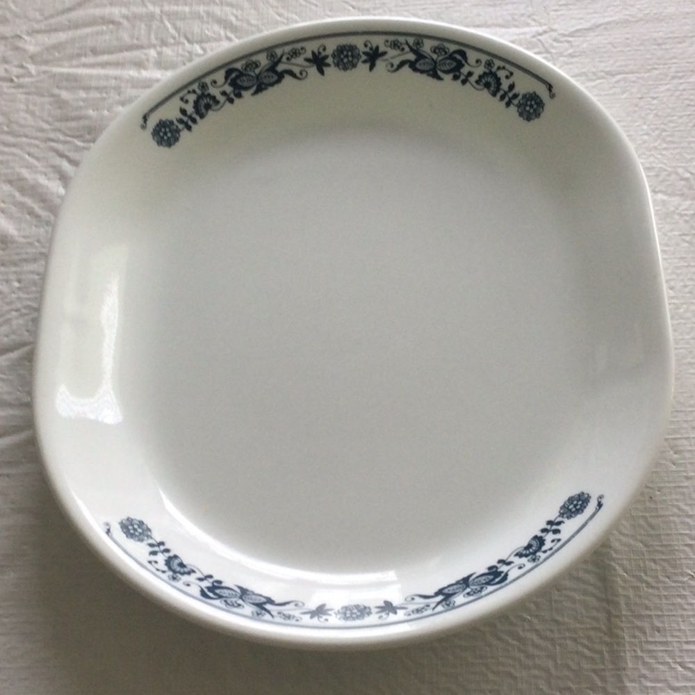Classic White and Blue Dinnerware Plate by Corelle